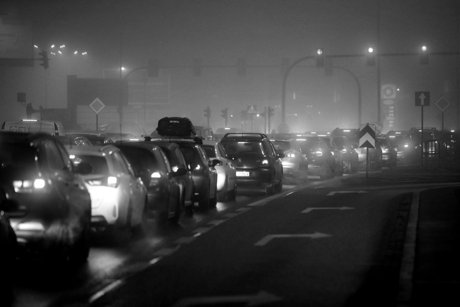 Air quality regulations Bangladesh — air monitoring equipment measuring particulate pollution