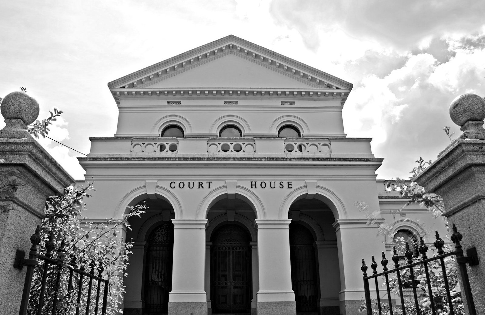 Artha Rin execution case — court building where money-loan decrees are executed