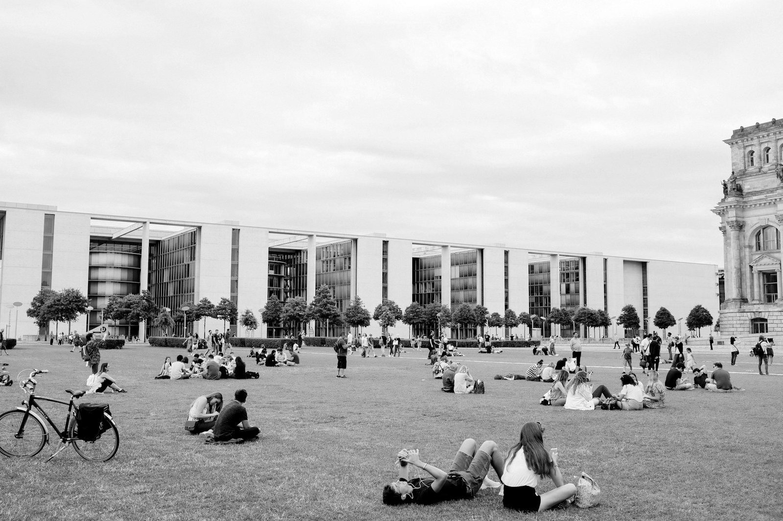 Bangladesh student visa — international students walking across a university campus