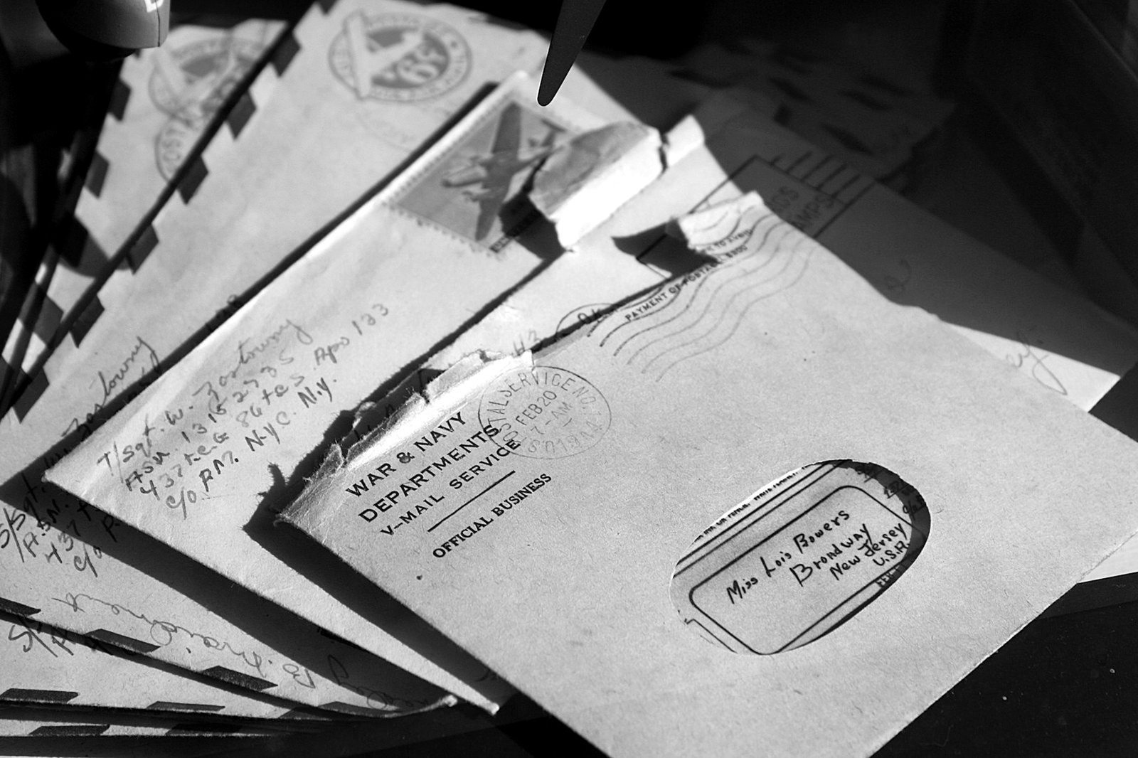 Bill of lading dispute Bangladesh — shipping documents and a bill of lading on a desk