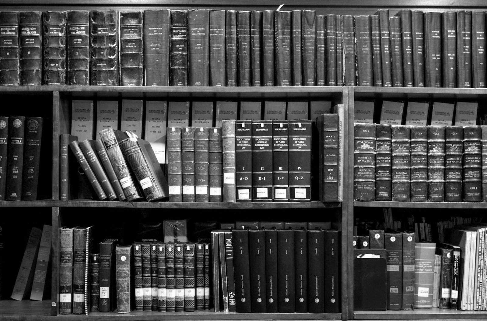 Commercial law in Bangladesh — statute books representing the Contract Act, Sale of Goods Act and Companies Act
