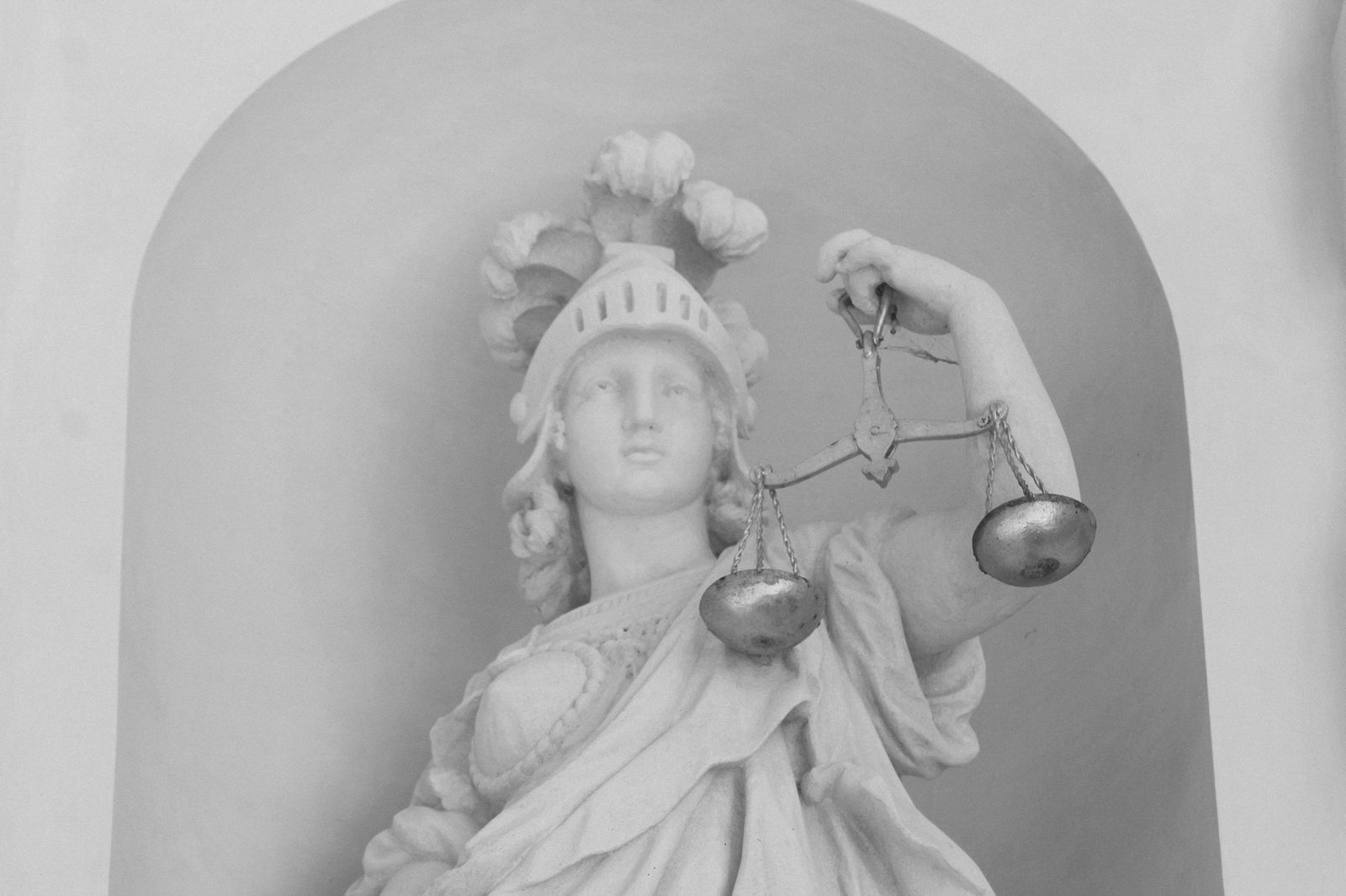 Divorce in Bangladesh — courtroom where a wife seeks dissolution under the 1939 Act