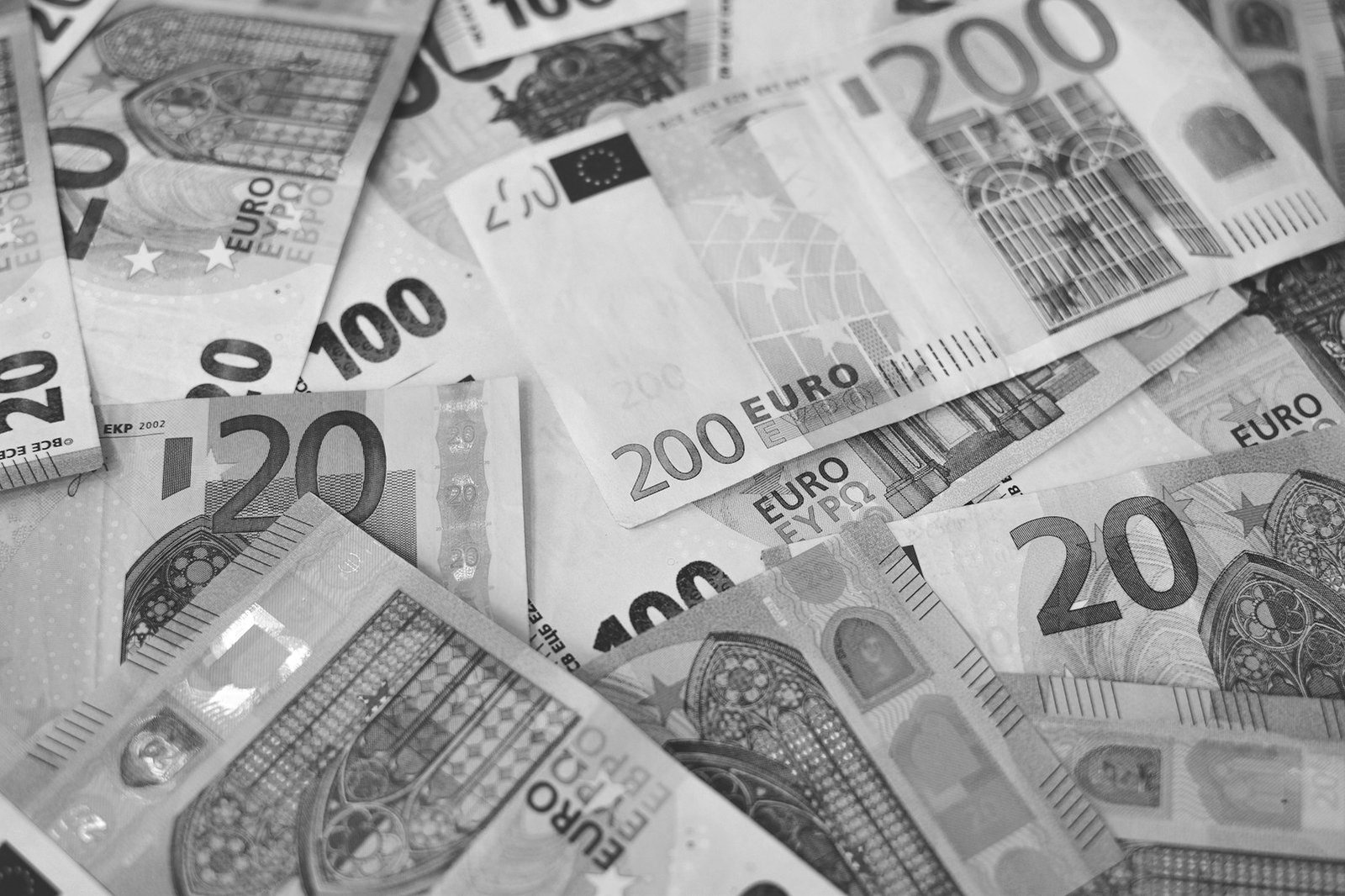 Foreign investment law Bangladesh — factory floor in an export processing zone