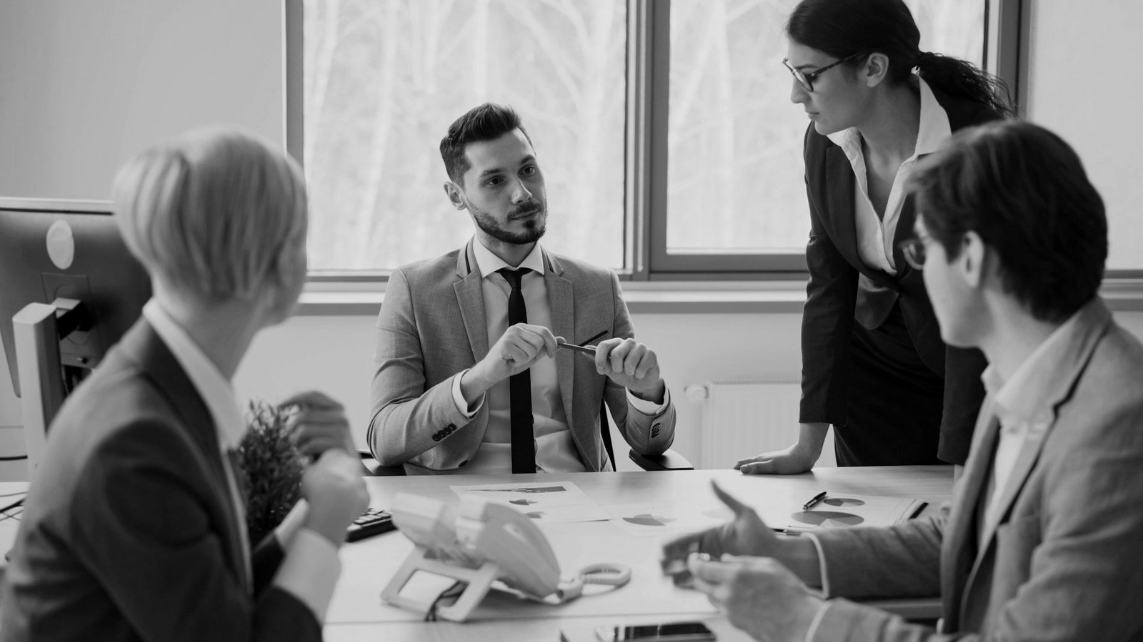Payroll in Bangladesh — international business team comparing payroll rules across countries
