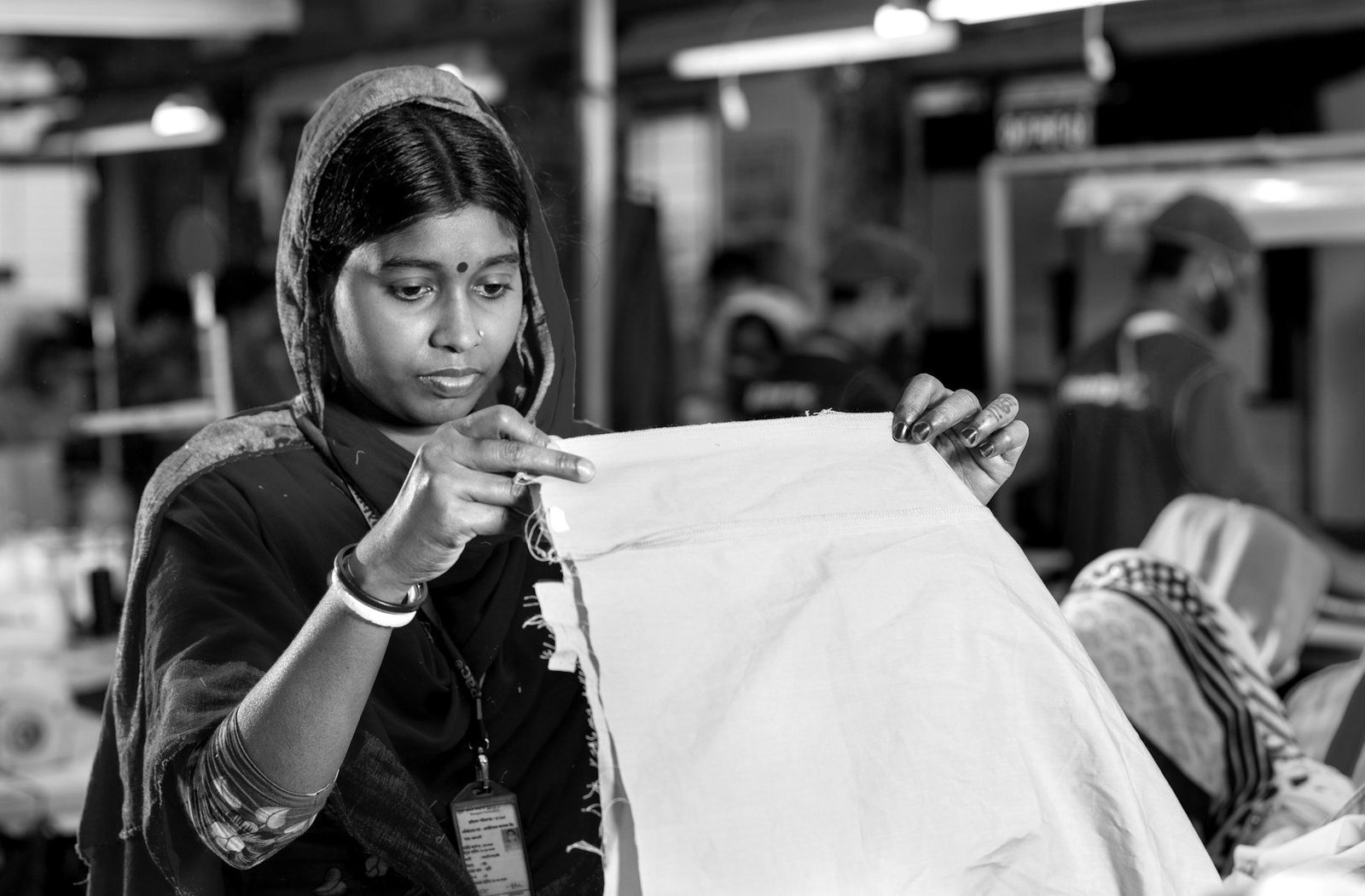 Severance pay Bangladesh — garment factory floor where continuous service is counted in days actually worked