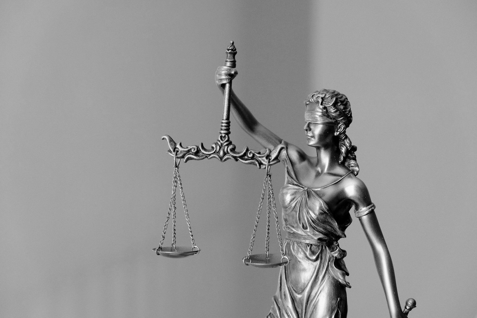 Writ petition Bangladesh — writ lawyer preparing an affidavit and annexures with a client